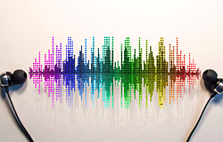 Miért „hallanak” egyesek színeket? A szinesztézia tudománya