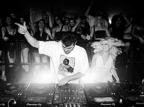 Fred Again.. és Amyl & The Sniffers közös új dala: You're A Star
