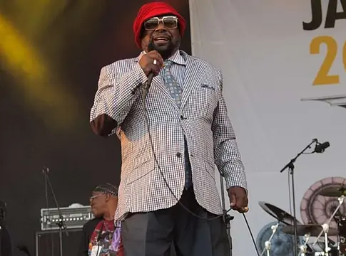 George Clinton pertet indított az UMG ellen visszatartott jogdíjak miatt