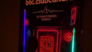 Bitcoin és Klubkultúra: Új irány a digitális fizetésben