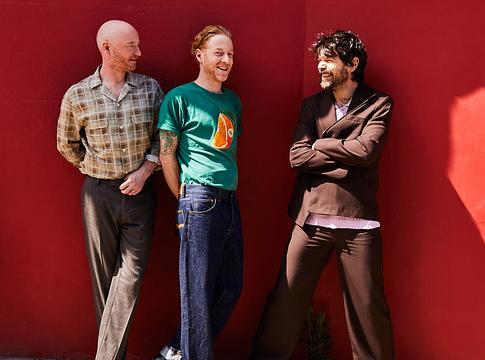 Biffy Clyro előrehozta új albumát és akusztikus turnéra indul