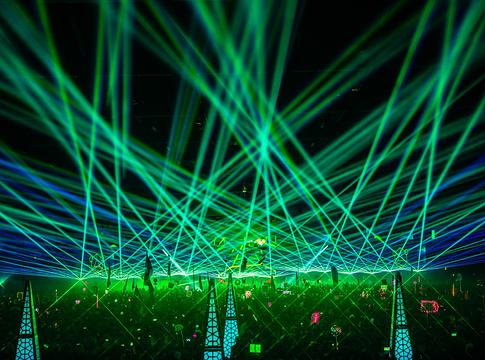 Tizenöt év fényben és basszusban – jubileumot ünnepelt a Lights All Night Dallasban