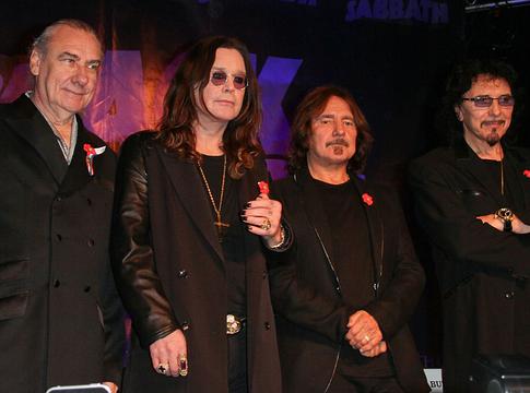 LEGO-figurákkal ünneplik a Black Sabbath búcsúkoncertjét Birminghamben