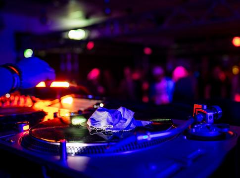 Közös nyilatkozattal zárult a Warehouse és Miss Djax konfliktusa