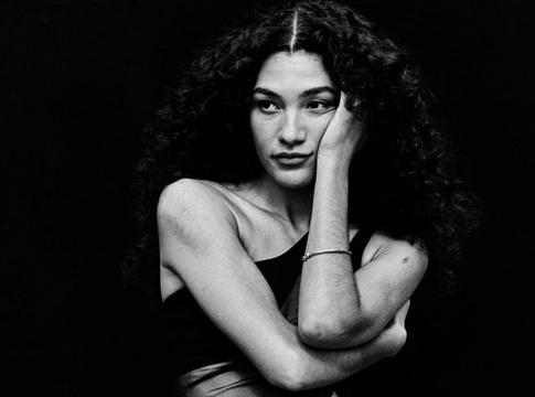 Árplafont vezet be a Ticketmaster Olivia Dean fellépéseire