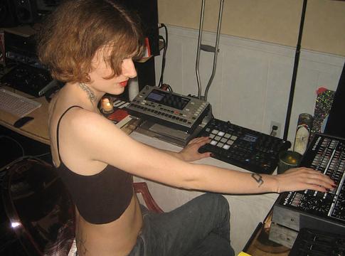 Margo XS: minimalista térben maximalista pophangzás