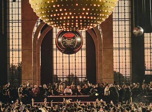 Jamie Jones és Marco Carola közös szettje forrósítja fel az ibizai éjszakát