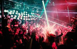 Miért lehet egészségesebb egy rave, mint egy edzés? Egy 80 éves raver története adja meg a választ