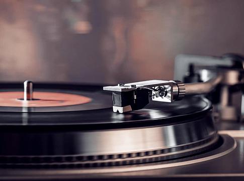 Luxusvinyl és kultikus ritkaságok: ezek voltak 2025 legdrágább bakelitjei