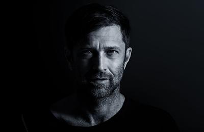 „Nem megfelelni, hanem megérkezni” – Peter Makto 2025-ös évének története