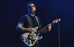 Rivers Cuomo 15 lo-fi akusztikus feldolgozást tett közzé a YouTube-on