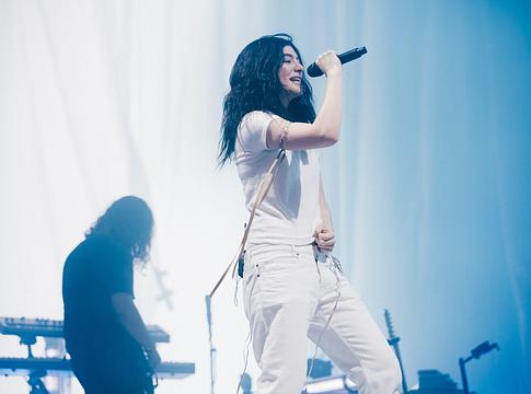 Lorde „Free Palestine” dzsekiben üzent Robert Kraftnak