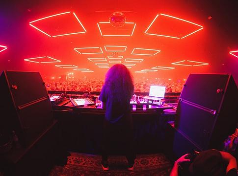 Nicole Moudaber kiadta a Twistin’ My Mind EP-t — a MOOD Records 100. megjelenése