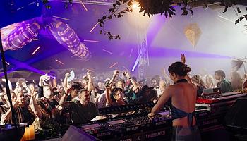 Brunch Electronik és The Gardens of Babylon négyállomásos Between Worlds sorozatot hoz Ibizára