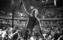 Bruce Springsteen kiadja az „Electric Nebraska” albumot