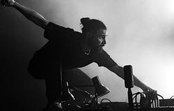 Skrillex és Slikback közös számmal robbantottak: itt a ‘Kixa’