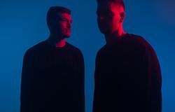 Modera: a seattle-i duó új albuma, a 'Together, Apart'