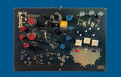 Antilope: kísérleti szintetizátor pingelhető szűrőkkel és torzított ritmusokkal