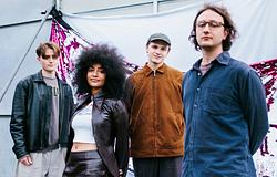 Zenei aktivizmus a Wide Awake fesztiválon: English Teacher a gázai konfliktusról