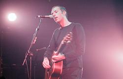Árverésre kerülnek a Coldplay legkorábbi stúdiófelvételei