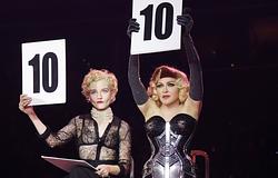 Julia Garner továbbra is Madonnát alakítja a készülő Netflix-sorozatban