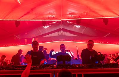 Harminc év a pult mögött – Chriss Ronson őszinte vallomása egy korszakot formáló estéről