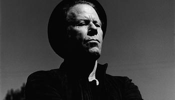 Tom Waits új, sötét humorú spoken word dala: The Fly