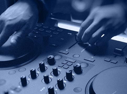 Megérkezett a Native Instruments Traktor MX2 – a hordozható professzionális DJ-élmény új szintje