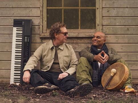 AjoiA – A zene gyógyító ereje a ‘The Essence Of Being’ albummal