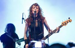 Melissa Auf der Maur könyvet ír a ’90-es évek rockforradalmáról