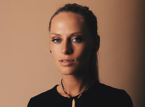 Nora En Pure új dala, a „Tibet” a világturné élményeit idézi