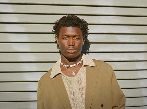 Mon Rovîa és a „Music for the Pouring”: gyökerekből építkező folkvilág