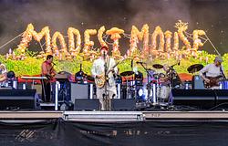 Nem turnézik a Modest Mouse gitárosa a vele szemben felmerült vádak után