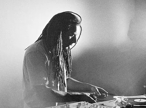 Átfogó könyv érkezik a dubstep történetéről és kulturális örökségéről