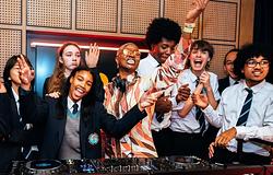 DJ Paulette a manchesteri diákokért indította el a Manchester Legends programot