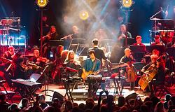 Elektronika és szimfónia találkozása: Mita Gami nagyzenekarral New Yorkban