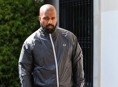 Kanye West ellen tovább folyik a zaklatási per – a bíró elutasította a rapper védekezését