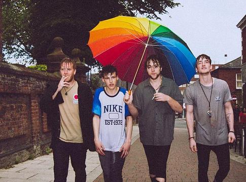 Tíz éve történt: a Viola Beach tragédiájára emlékezik a zenei világ