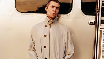 Liam Gallagher a Brighter Sound nagykövete lett – sorsoláson tér vissza a villámgyorsan elfogyott Adidas Spezial LG Achille SPZL