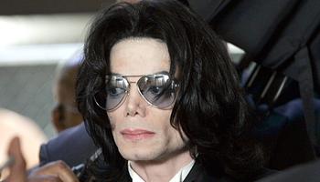 A Leaving Neverland rendezője szerint Michael Jackson „rosszabb volt, mint Jeffrey Epstein”