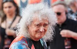 Brian May megmutatta, hogyan nézzük biztonságosan a napfogyatkozást