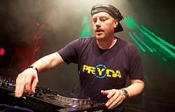 Eric Prydz beismerte: előre felvett szettet játszott a Sónar Fesztiválon
