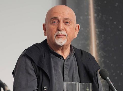 Peter Gabriel dalával erősít a Marty Supreme filmzenéje