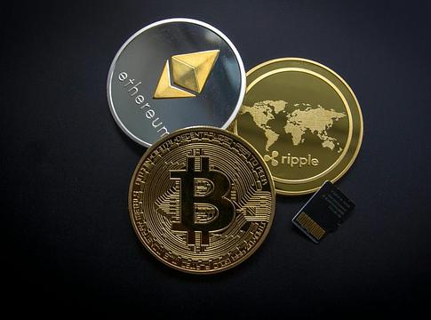 Fizess Bitcoinnal a fesztiválon? A kripto-kártyáké a jövő