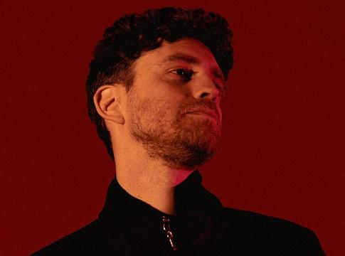 Franky Rizardo új lendületet ad az ‘Edge Of Desire’ slágernek