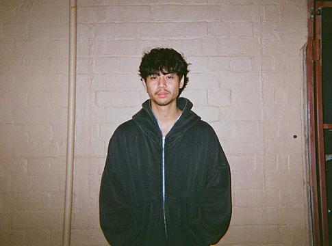 Arky Waters visszatért új kislemezével – megjelent a Holdin’ On MAMI közreműködésével