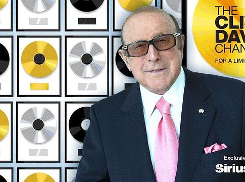 Meghalt Clive Davis, a modern zeneipar egyik legnagyobb alakja