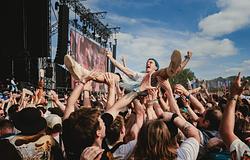 Fél óra alatt elfogytak az első Glastonbury 2027-jegyek