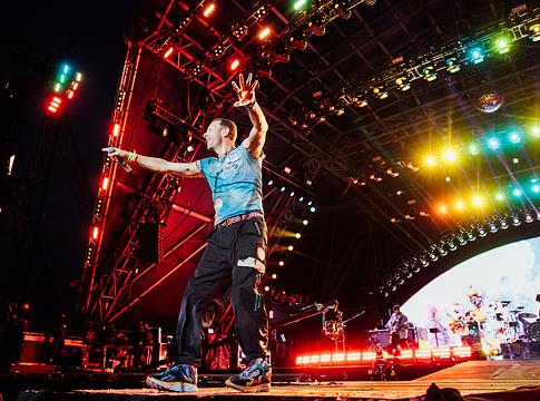 Chris Martin: „Mindenkit szeretni akarok, még azokat is, akik haragszanak rám”
