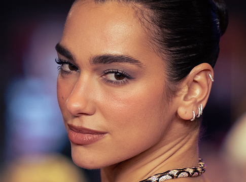 Dua Lipa válaszolt a Samsung 15 millió dolláros perének elutasítási kérelmére